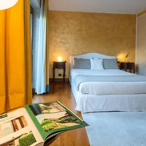 Airport Bea Bed & Breakfast
